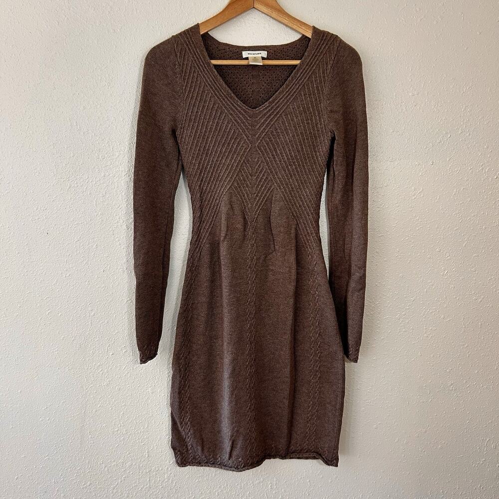 MAX STUDIO V-Neck Body Con Sweater Dress Size M Brown Long Sleeved Cable Knit